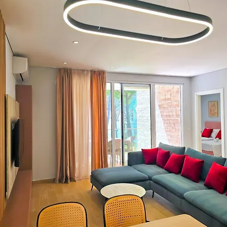 White Shell Apartment *